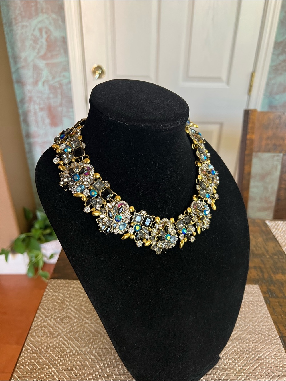 Blue Crystal Statement Necklace
Black Rhinestone Bib Collar
Necklace Gold Tone